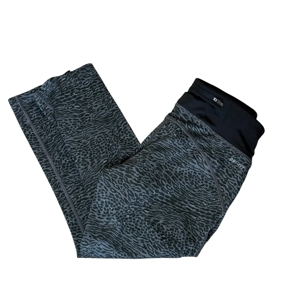 Nike Dry-Fit Leggings Black White Animal Print Reflective Capri Activewear Sz‎ S